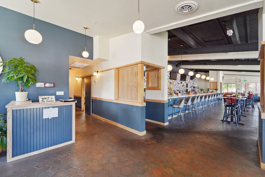 More Photos Of 2133 S Sheridan Blvd, Denver Restaurant For Lease
