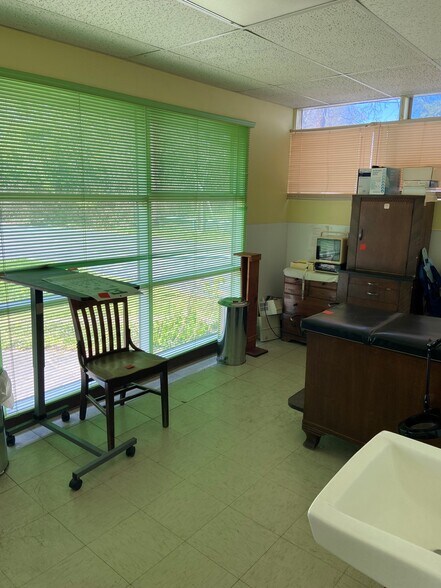 More Photos Of 6240 Transit Rd, Depew Medical For Sale