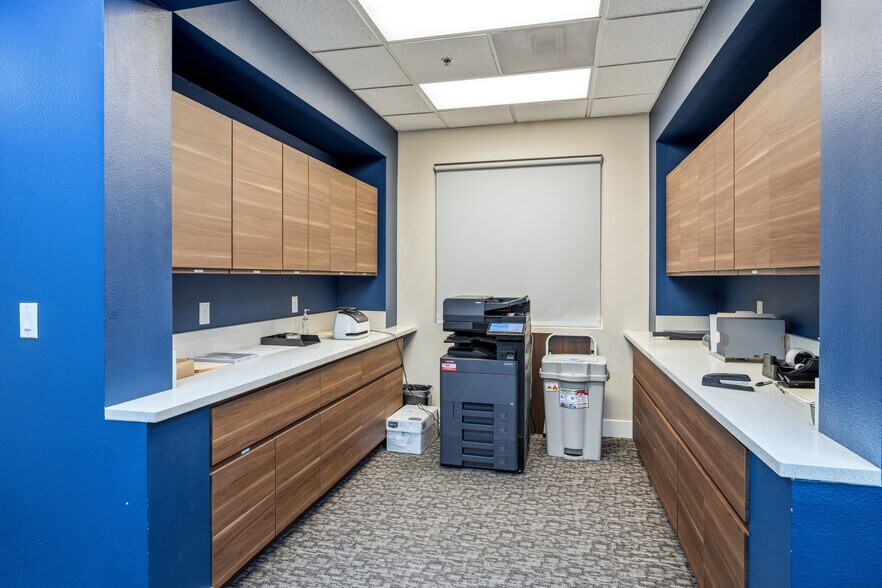 More Photos Of 3087 E Warm Springs Rd, Las Vegas Office For Sale