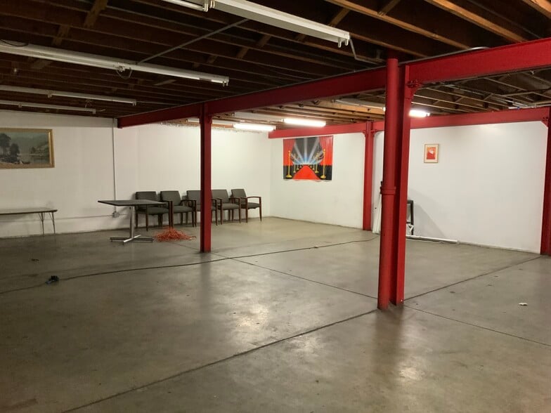 More Photos Of 1935 Q St, Lincoln Freestanding For Sale