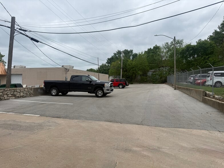 More Photos Of , Raytown General Retail For Sale