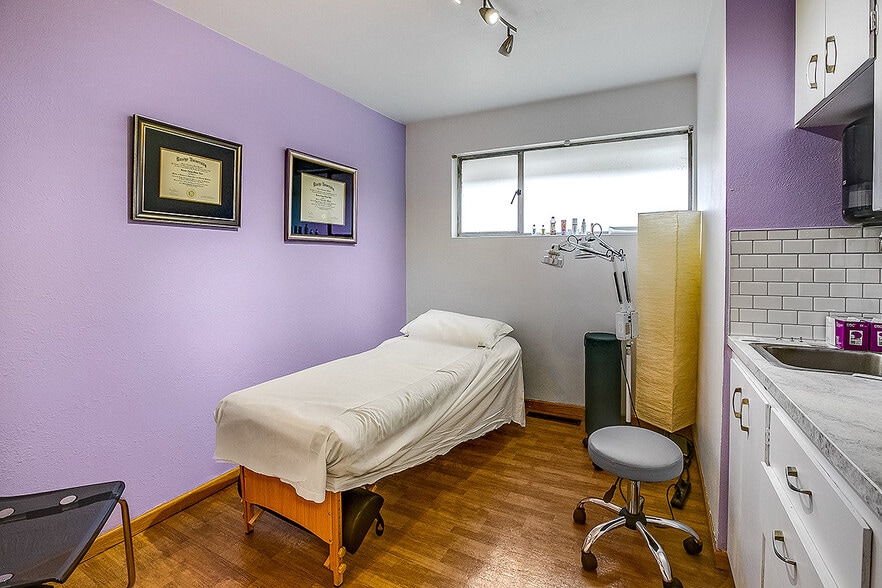 More Photos Of 23700 Edmonds Way, Edmonds Medical For Lease