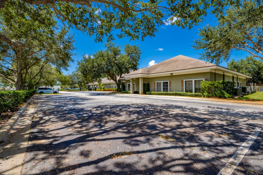 More Photos Of 1260 37th St, Vero Beach Medical For Lease