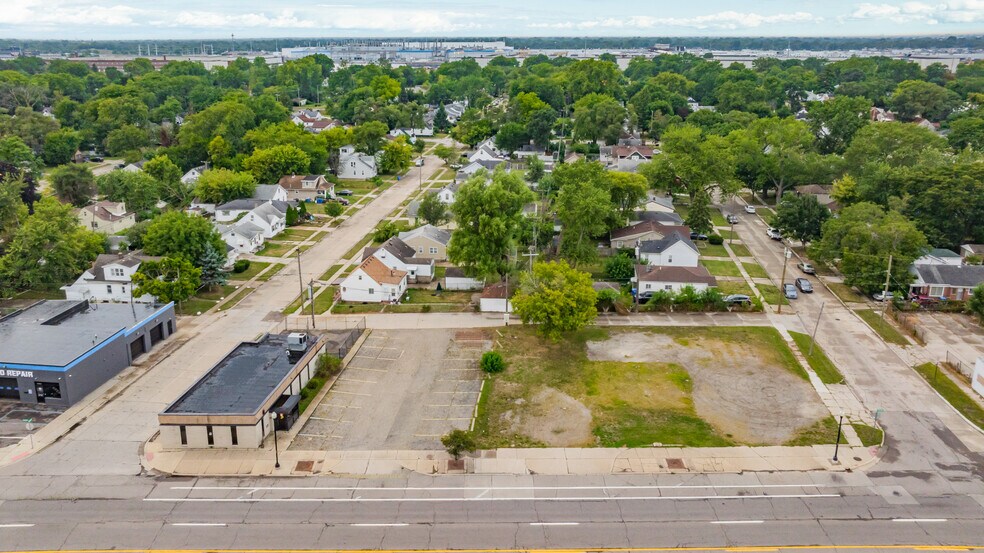 More Photos Of 21511 Van Dyke Ave, Warren Bank For Sale