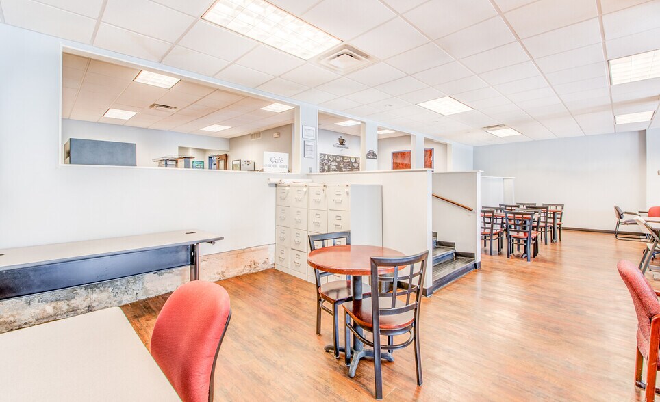 More Photos Of 592-594 N 2nd St, Memphis Freestanding For Sale