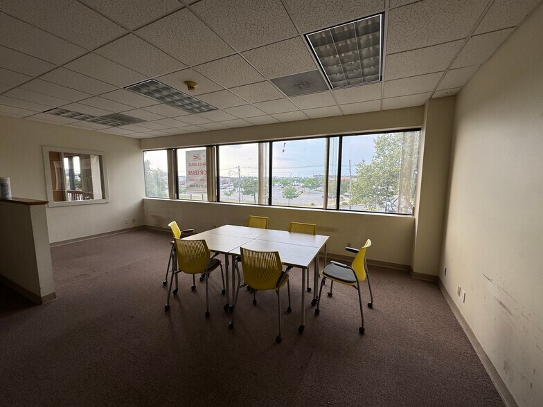 More Photos Of 100 Everett Ave, Chelsea Medical For Lease