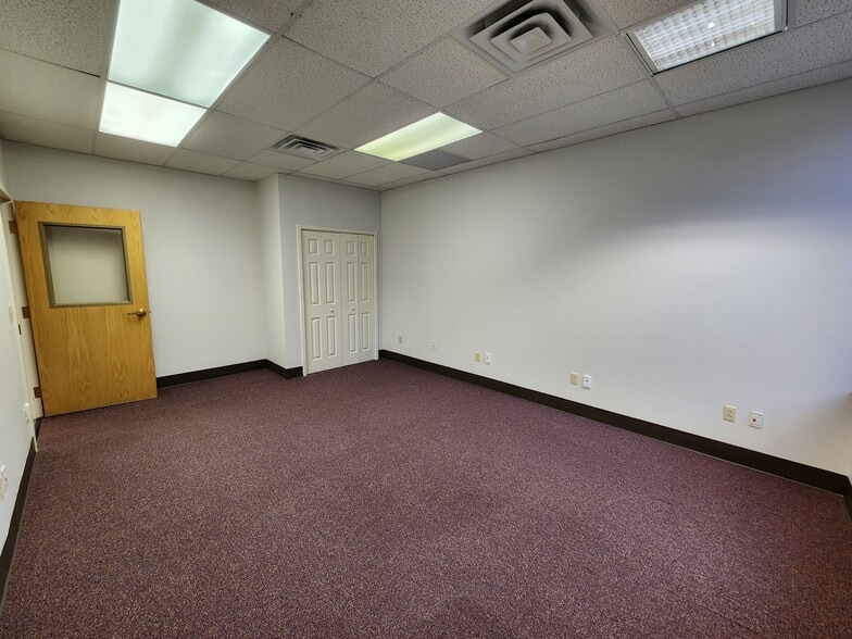 More Photos Of 212 E Manlius St, East Syracuse Freestanding For Lease