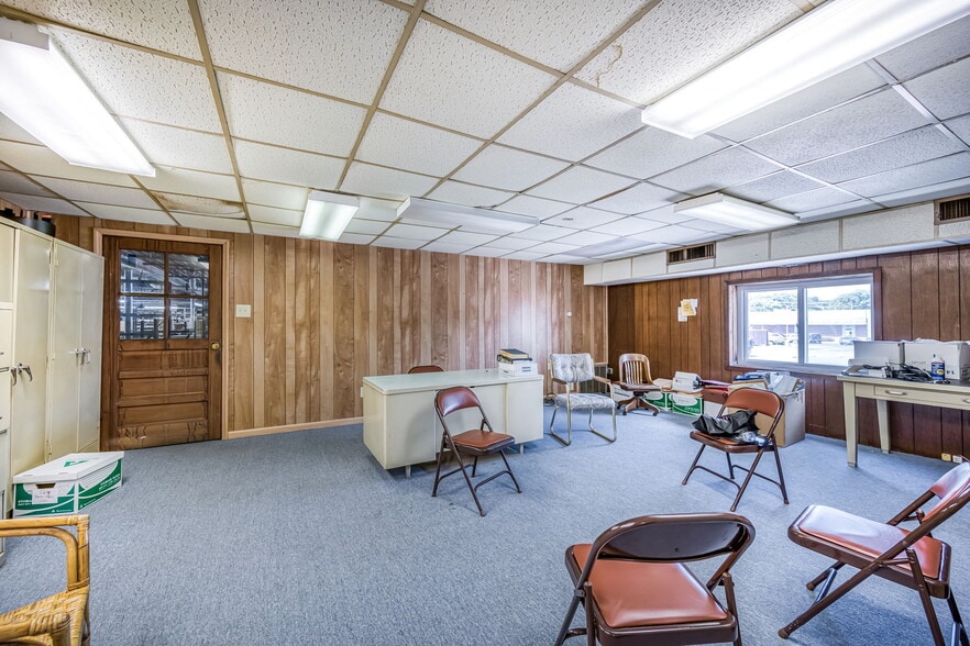 More Photos Of 101 E 7th St, Richmond Warehouse For Sale