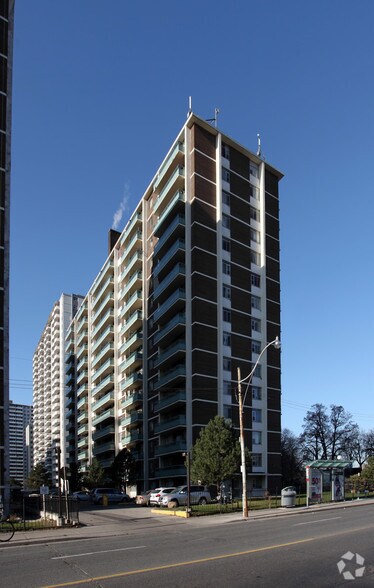 More Photos Of 99 Howard St, Toronto Apartments For Lease