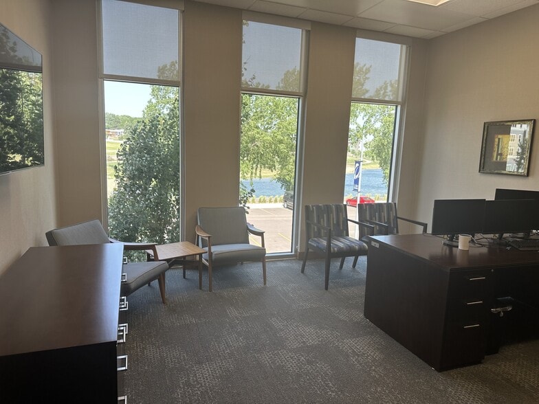 More Photos Of 2700 S Lorraine Pl, Sioux Falls Office For Lease