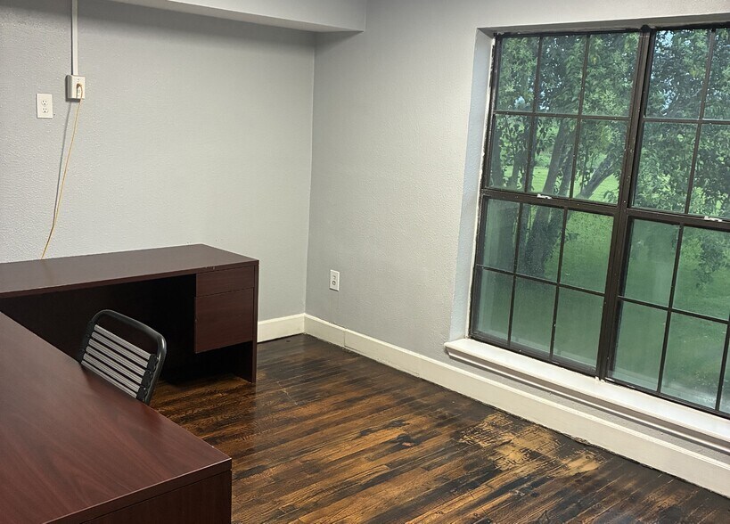 More Photos Of 18023 Dace Rd, Alvin Flex For Lease