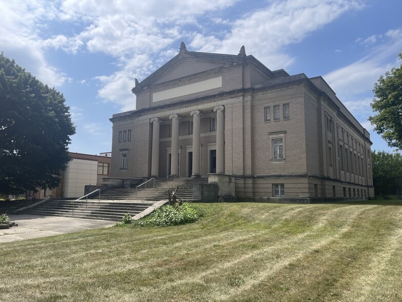 More Photos Of 2410 Fairfield Ave, Fort Wayne Religious Facility For Sale