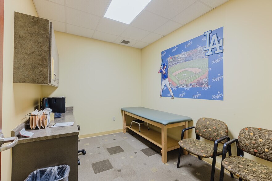 More Photos Of 619 Pointe North Blvd, Albany Medical For Sale