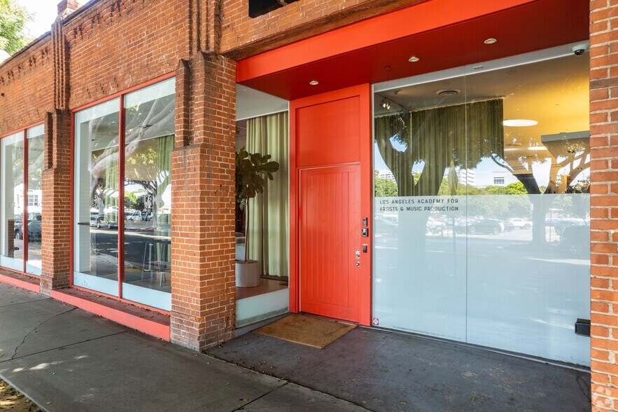 More Photos Of 1327 5th St, Santa Monica Storefront Retail Office For Sale