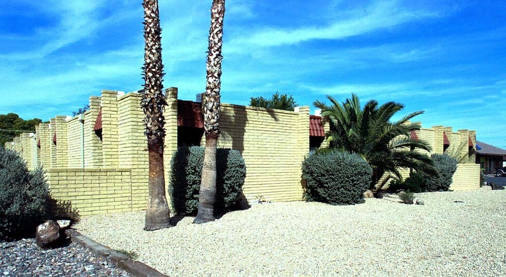 More Photos Of 3040 E Cactus Rd, Phoenix Office For Lease