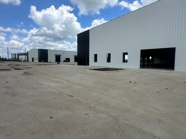More Photos Of 8511 Maha Ct, Buda Light Distribution For Sale
