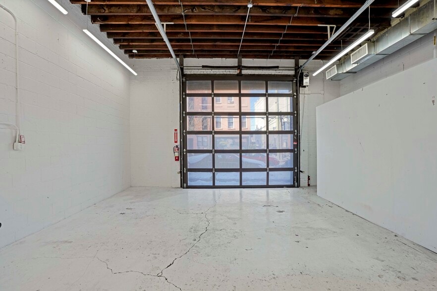 More Photos Of 219 Van Brunt St, Brooklyn Auto Repair For Sale