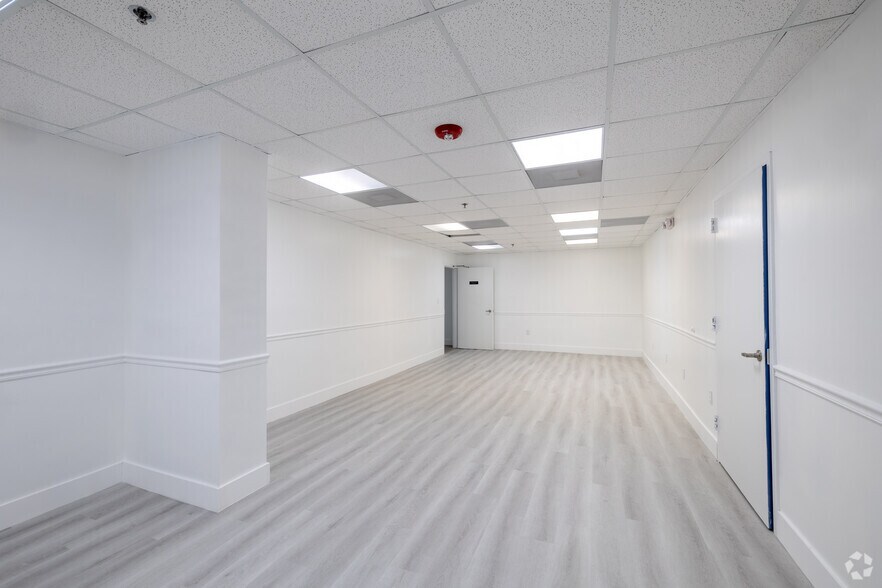 More Photos Of 12550 Biscayne Blvd, North Miami Medical For Sale