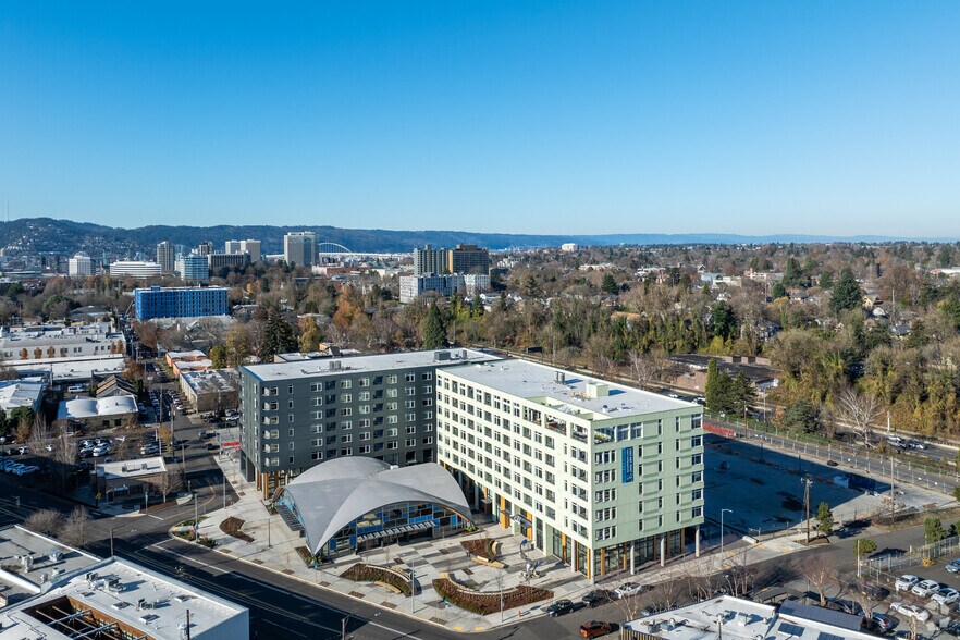 More Photos Of 875 NE 27th Ave, Portland Apartments For Lease