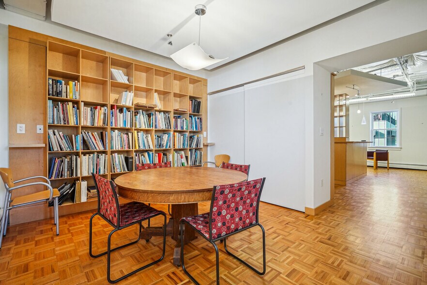 More Photos Of 105 N Maple Ave, Falls Church Medical For Sale