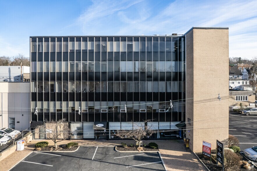 More Photos Of 155 N Dean St, Englewood Office For Lease