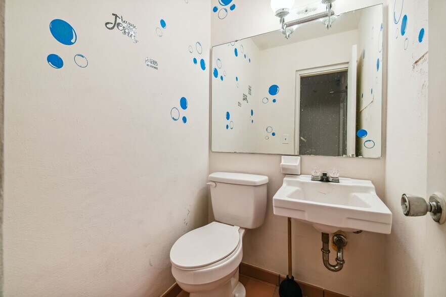 More Photos Of 1006 6th St NW, Winter Haven General Retail For Sale