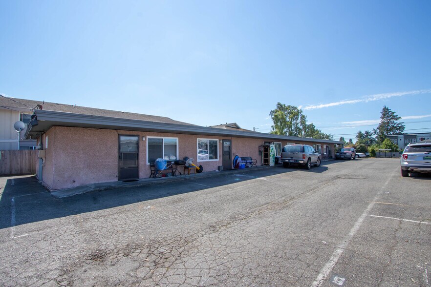 More Photos Of 7603 Pacific Ave, Tacoma Apartments For Sale