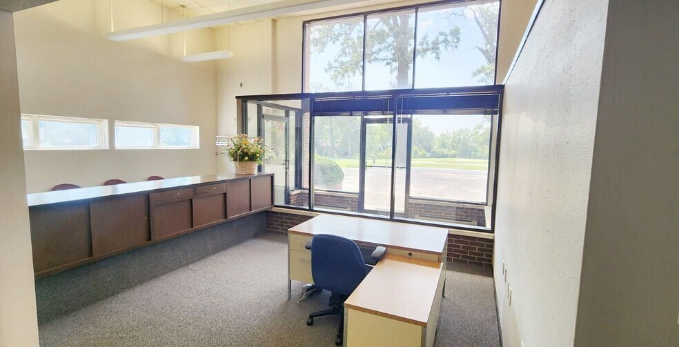 More Photos Of 200 N 8th Ave E, Newton Industrial For Sale