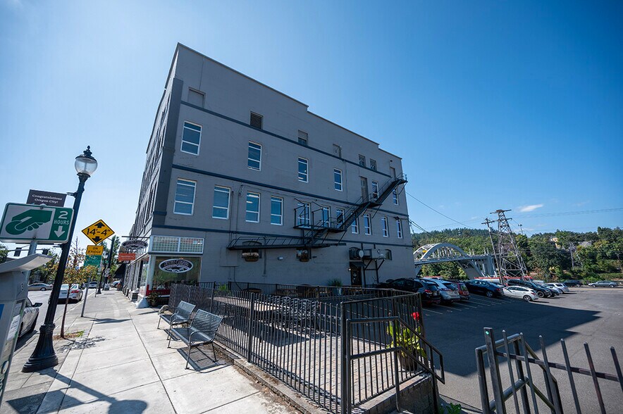 More Photos Of 707-709 Main St, Oregon City Office For Lease