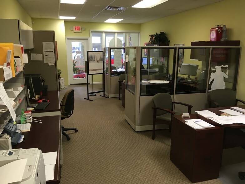 More Photos Of 966 State St, New Haven Storefront Retail Residential For Lease