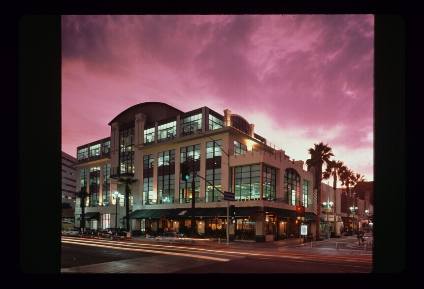 Primary Photo Of 219-231 Arizona Ave, Santa Monica Loft Creative Space For Lease