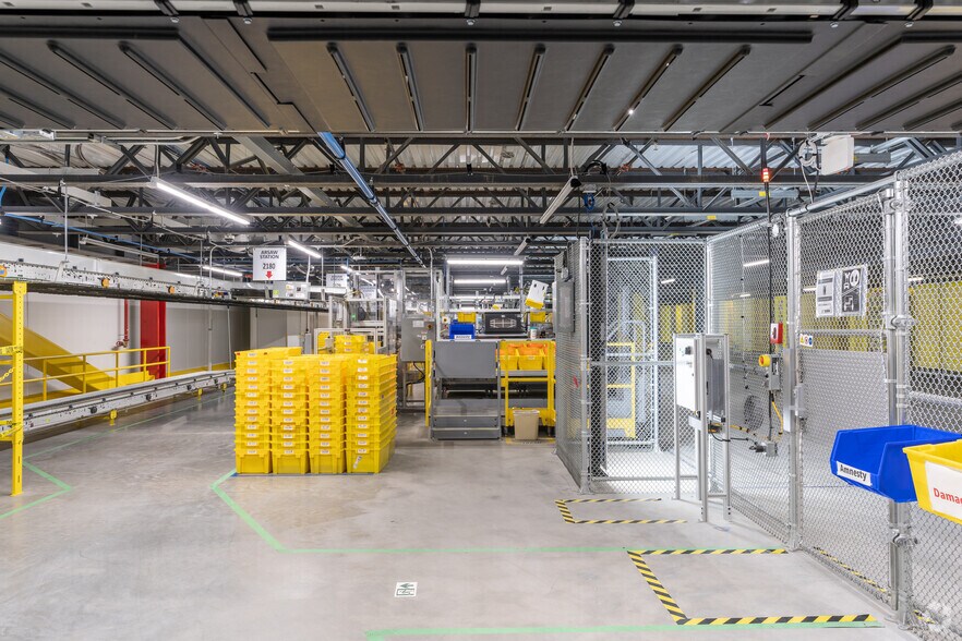 More Photos Of 1025 Boxwood Rd, Wilmington Distribution For Lease