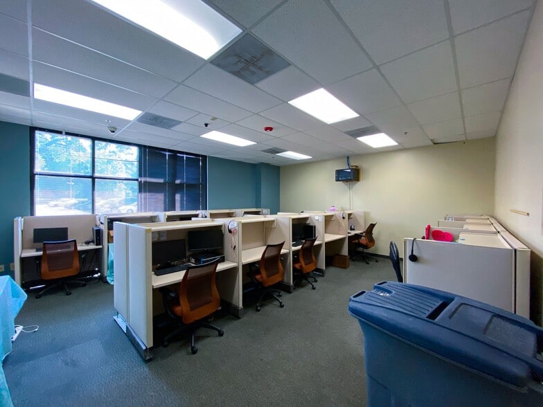 More Photos Of 14045 Abercorn St, Savannah General Retail For Sale