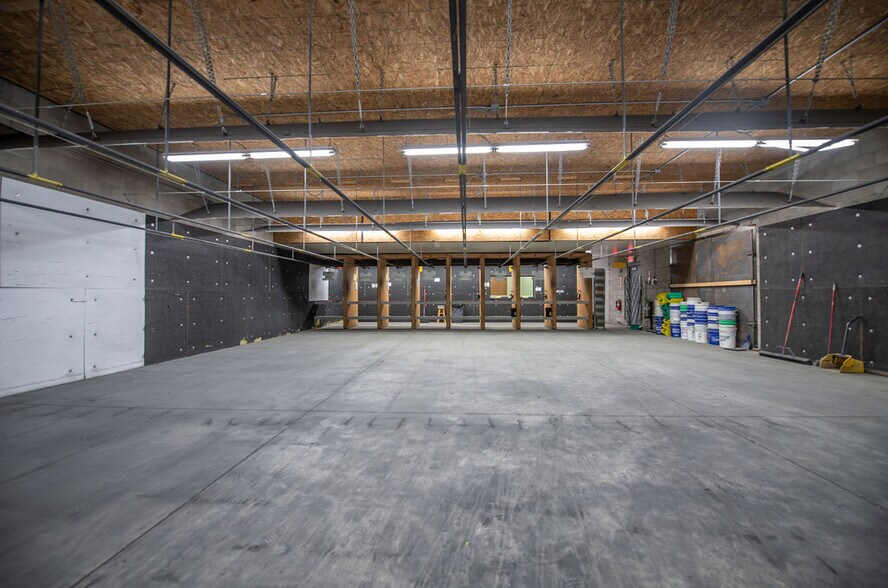 More Photos Of 1315 N Wooster Ave, Strasburg Freestanding For Lease