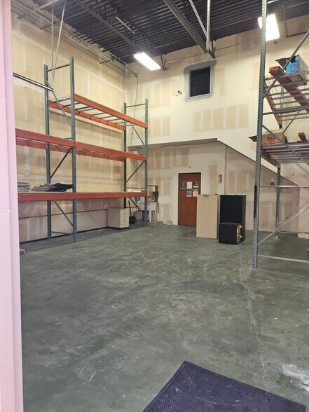 More Photos Of 110 W 13775 S, Draper Warehouse For Lease