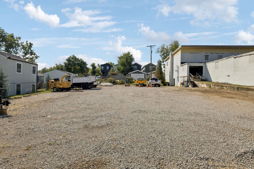 More Photos Of 1715 Pecan St, Nashville Warehouse For Sale