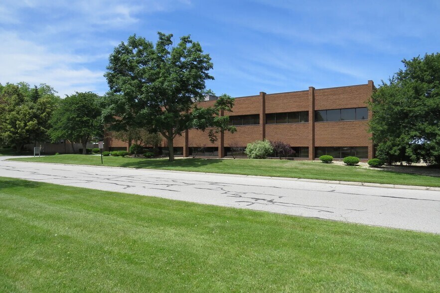 More Photos Of 1802 Robin Hood Blvd, Schererville Office For Lease