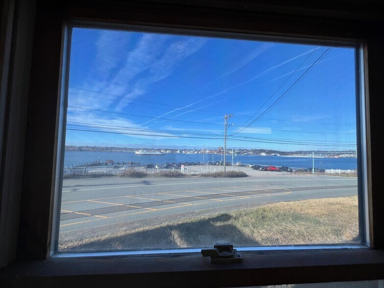 More Photos Of 402-404 Thames St, Groton Office For Lease