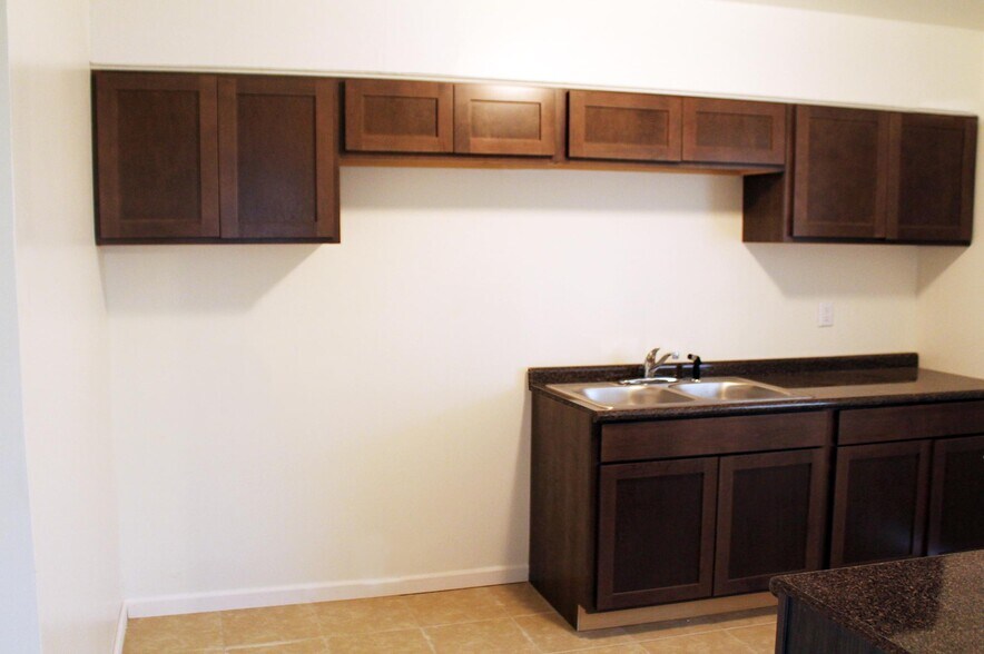 More Photos Of 957 Wellington St, Memphis Apartments For Sale
