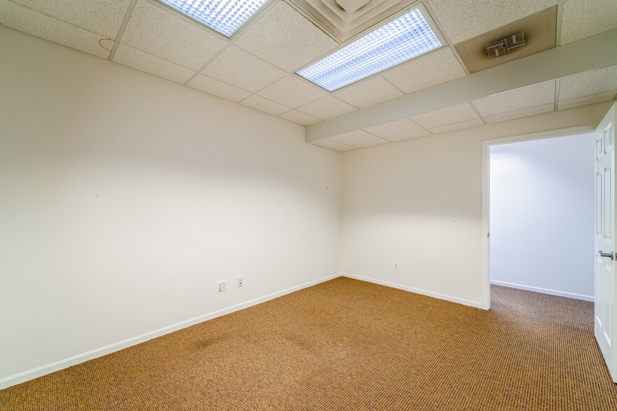 More Photos Of 4615-4621 S Wayne Rd, Wayne Storefront For Sale