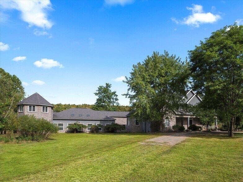 More Photos Of 3533 PA 2012, Union Dale Specialty For Sale