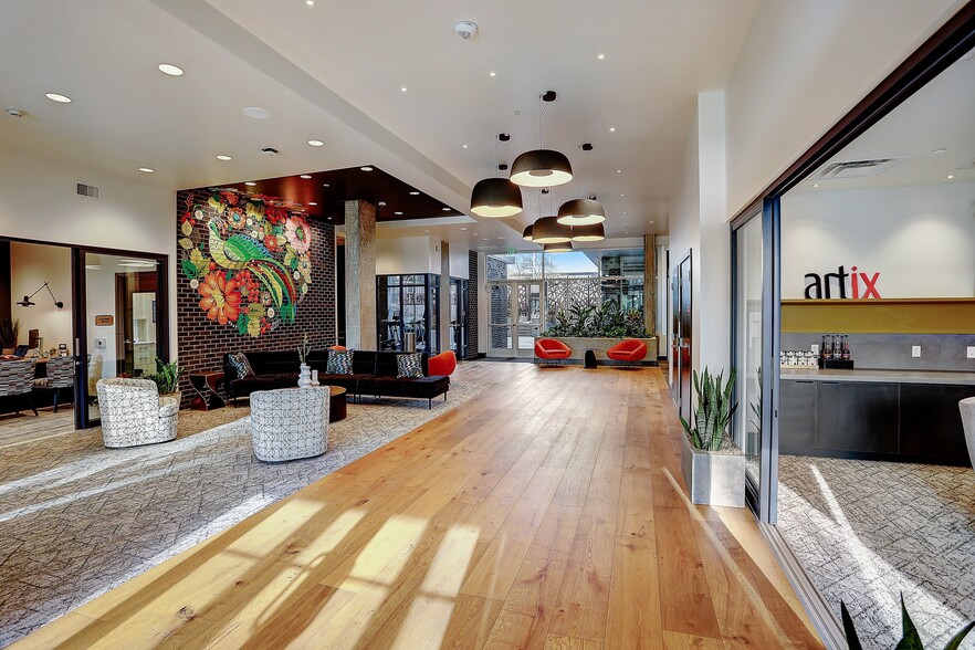 Primary Photo Of 400 Queen Anne Ave N, Seattle Apartments For Lease