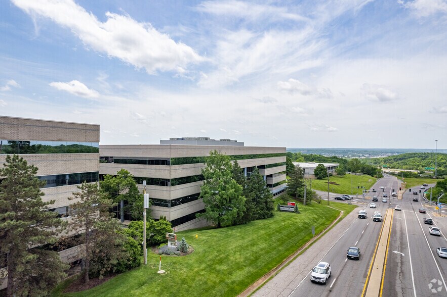 More Photos Of 3636 S Geyer Rd, Sunset Hills Coworking Space