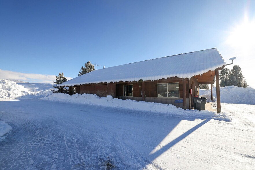 More Photos Of 105 E Jacob St, McCall Service For Sale