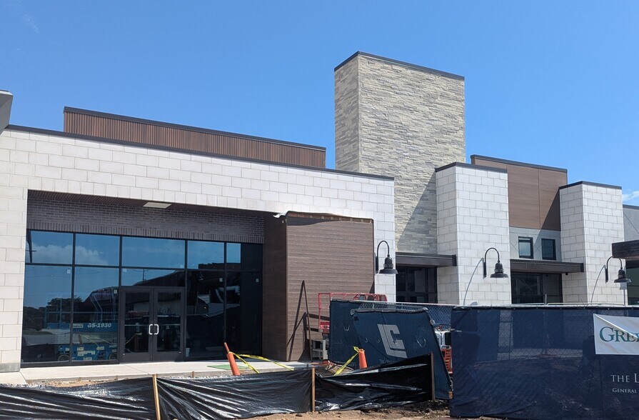 More Photos Of 6404-6592 E Central Ave, Wichita Unknown For Lease