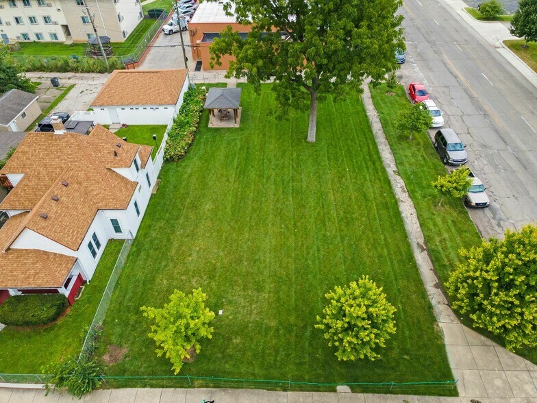 More Photos Of 3369 Boulevard Pl, Indianapolis Industrial For Lease