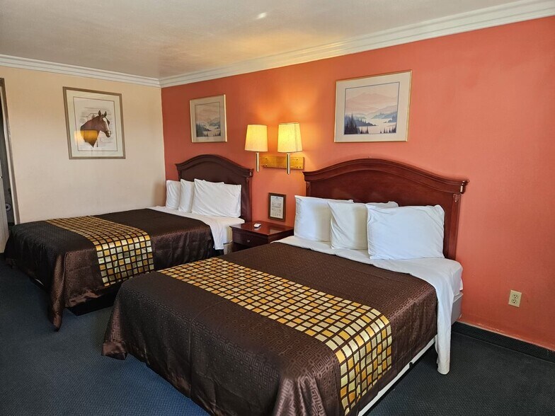 More Photos Of 16352 Sierra Hwy, Mojave Hotel For Sale