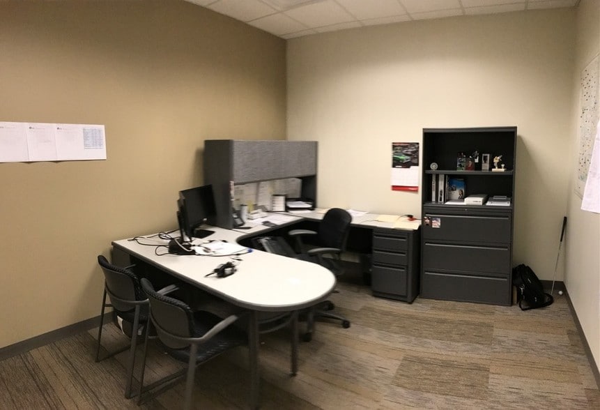 More Photos Of 2142 -2160 W Chesterfield Blvd, Springfield Storefront Retail Office For Lease