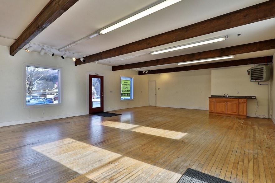 More Photos Of 55 N Main St, Rochester Restaurant For Sale