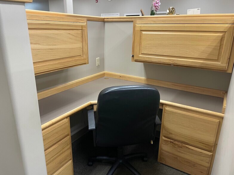 More Photos Of 800 E Main St, Russellville Office For Lease